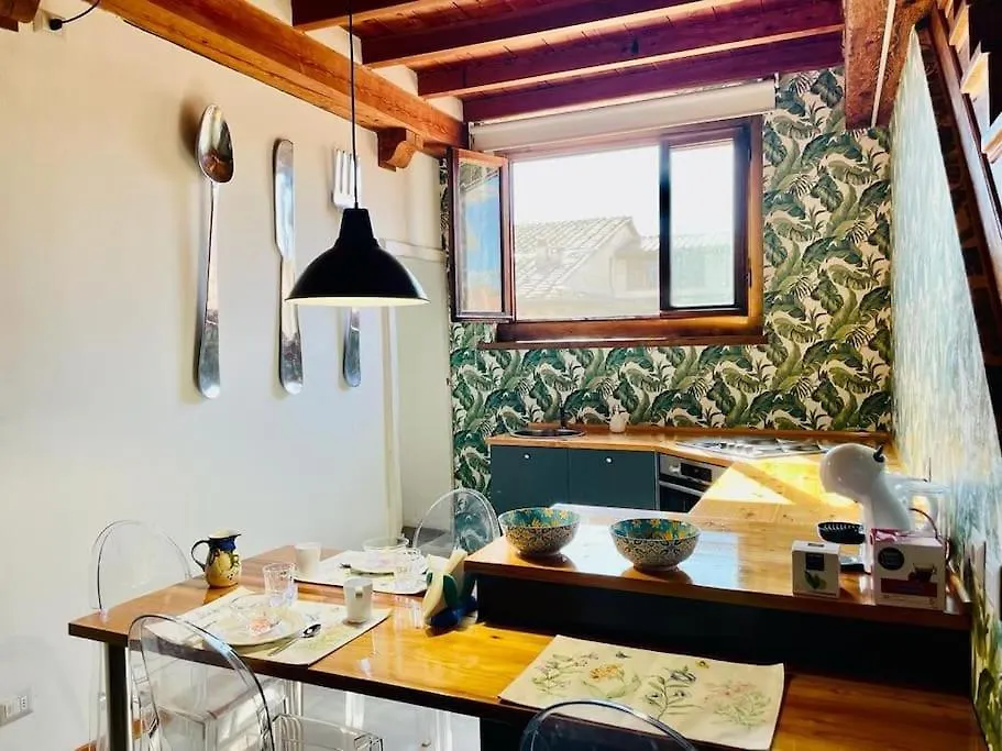Loft Moderno Ubicato Nel Centro Storico Di Lucca Appartement Italië
